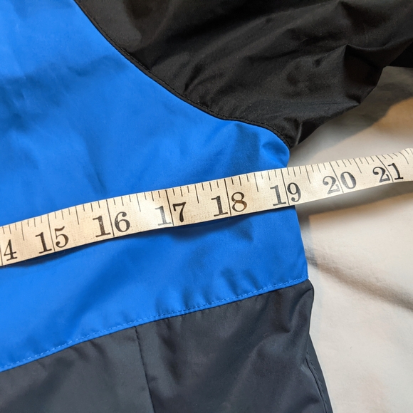 Like New L.L. Bean Boys Blue and Black Jacket Size M 10-12 - Picture 3 of 10